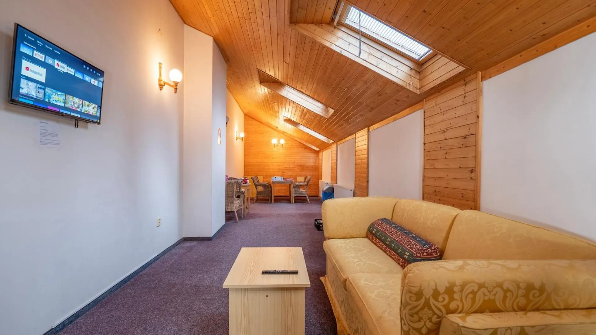 Sport Hotel Gejzirpark Karlovy Vary 2*,