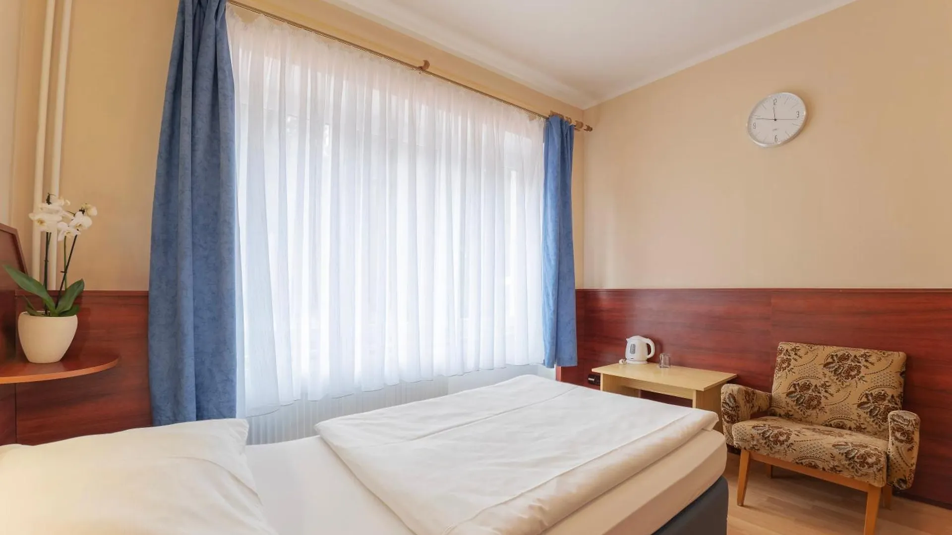 Sport Hotel Gejzirpark Karlovy Vary 2*,  Czech Republic