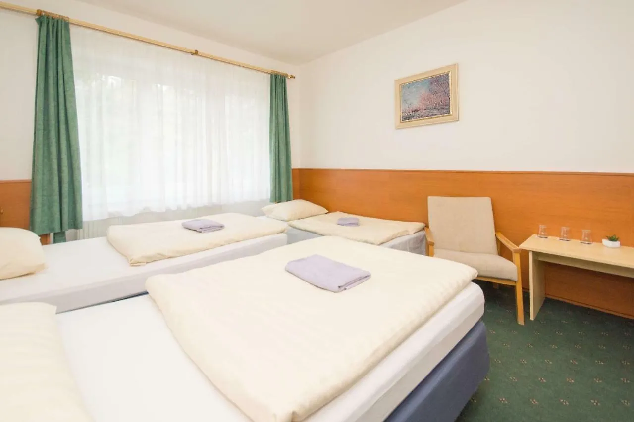 Sport Hotel Gejzirpark Karlovy Vary 2*,  Czech Republic